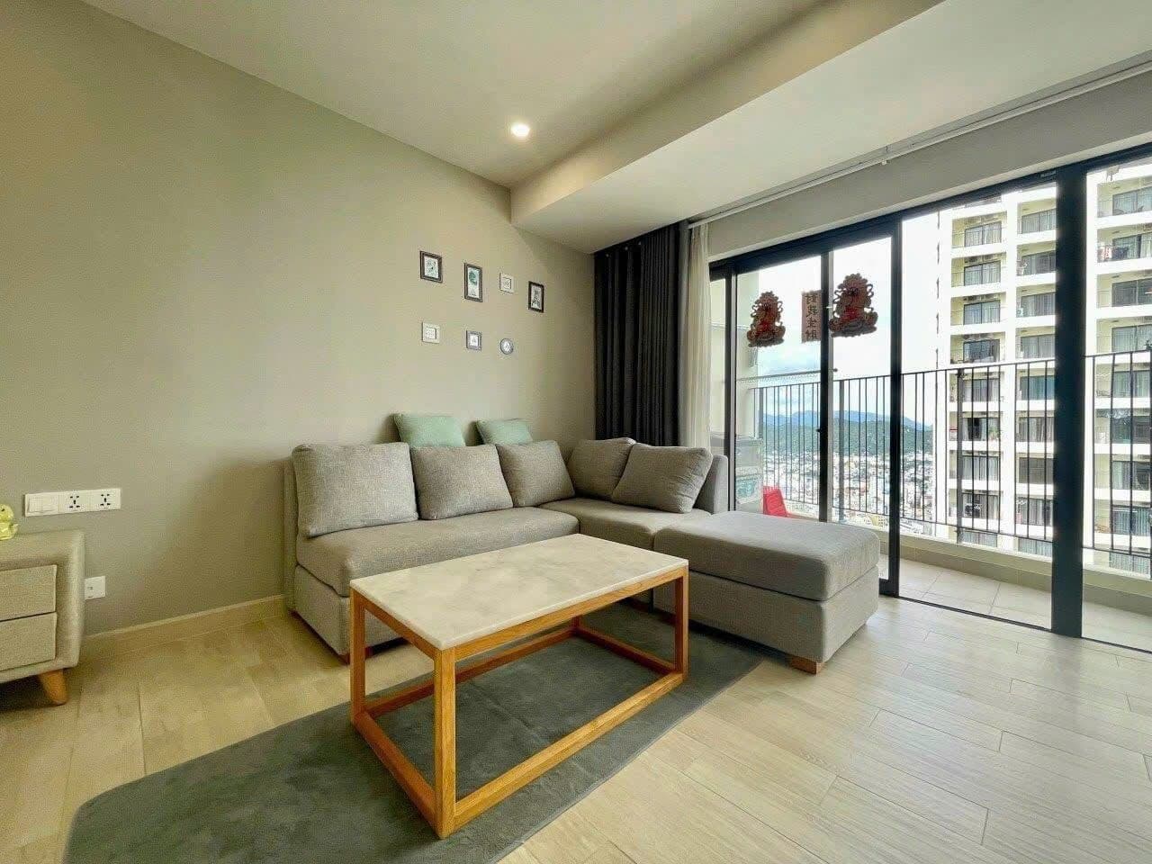 Studio for rent in Gold Coast building (Center). 51m2, balcony, kitchen, private washing m