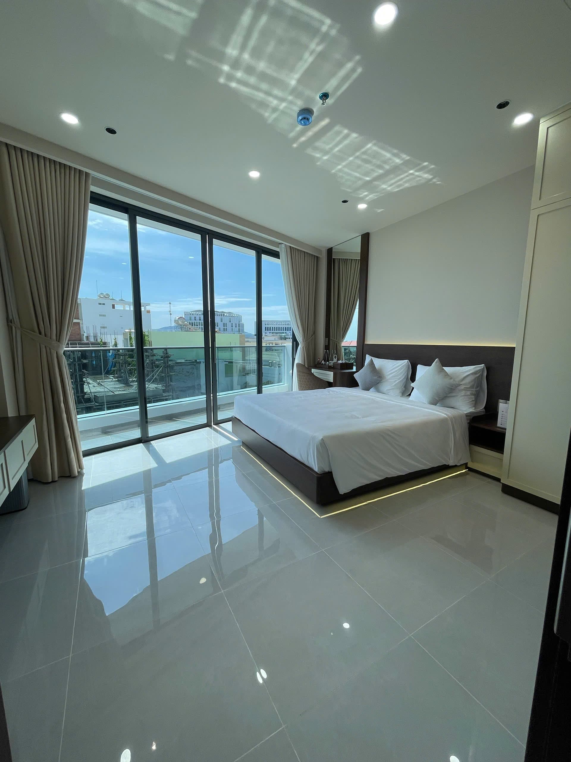 Luxurious new apartment on Tran Phu beachfront